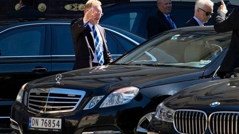 Νορβηγία: Το ιδιωτικό ταξίδι στην Ινδία με την 28χρονη σύντροφό του στοίχισε στον υπουργό Αλιείας το πόστο του